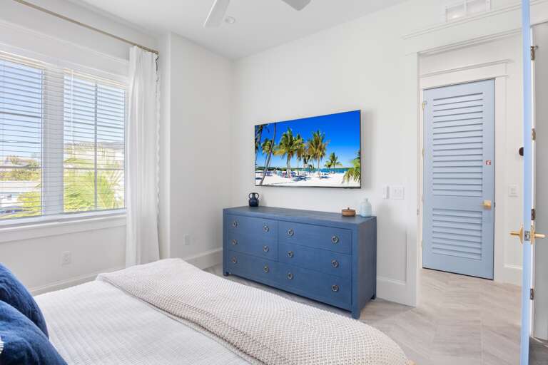 Second Bedroom, King