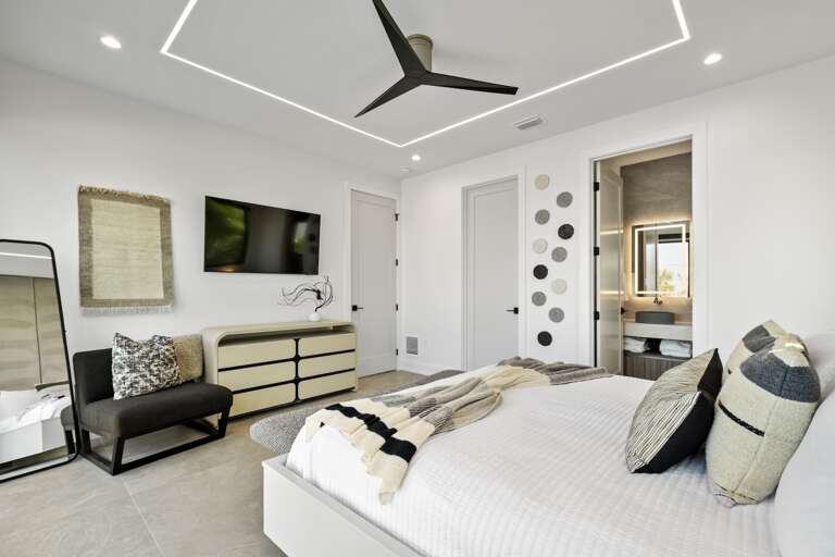 Secondary Bedroom, King