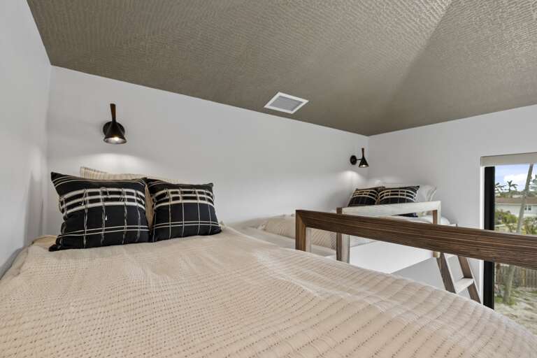 Third Bedroom, twins-over-queen bunks