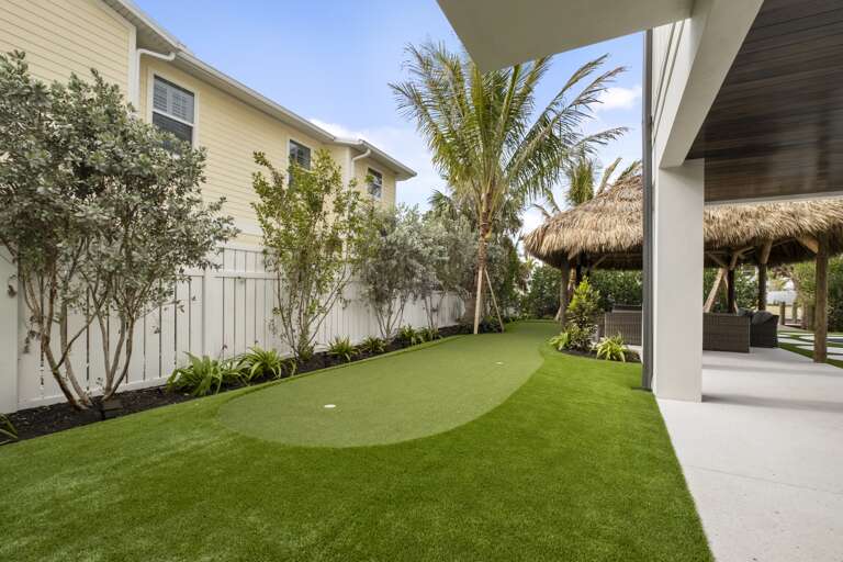 Private putting green