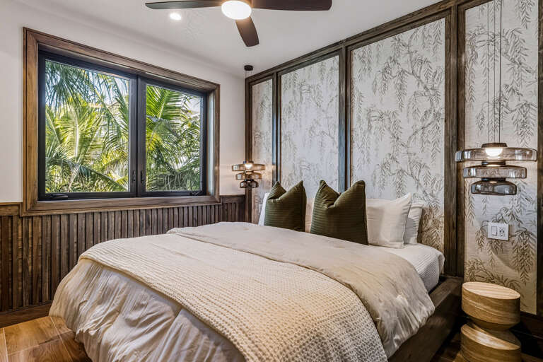 Second Bedroom, King bed