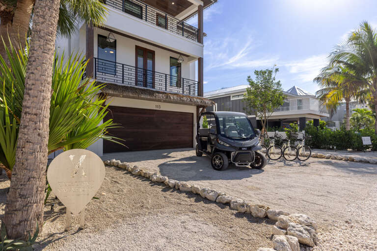 Bikes and Golf Car - Exclusive Amenities