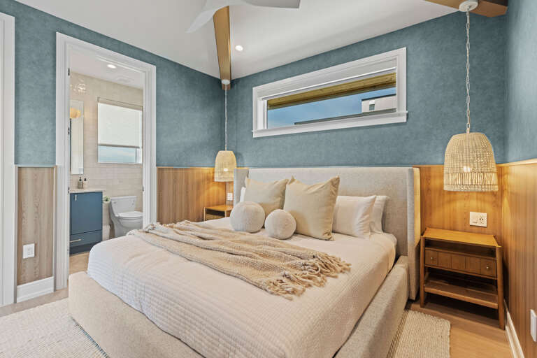 Third Bedroom, King bed