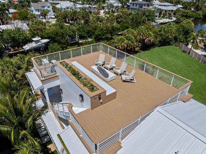 Rooftop Deck with Seating