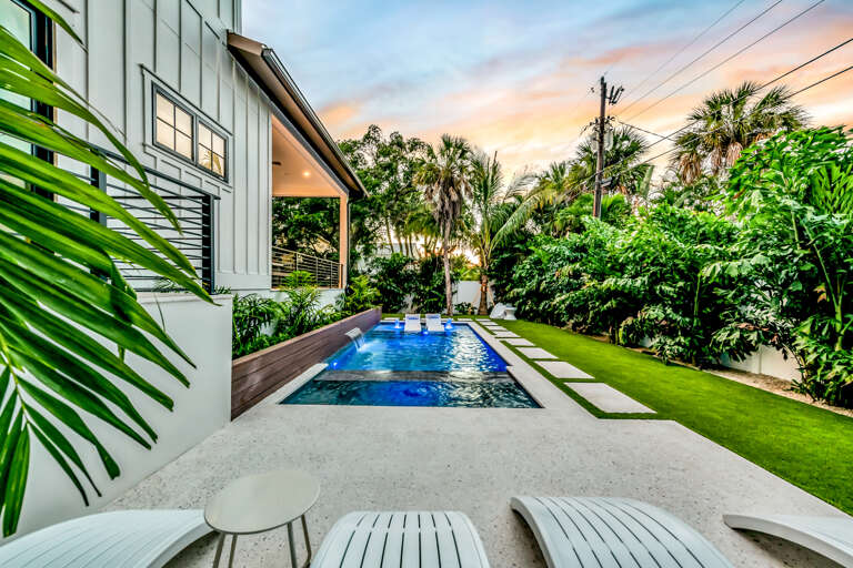 Swim Up Bar