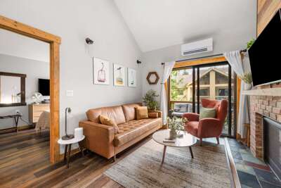 SnowPine Condo, Sleeps 8, Patio, A/C