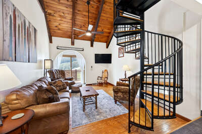 3-Bed Family Townhouse with Scenic Views & Patio
