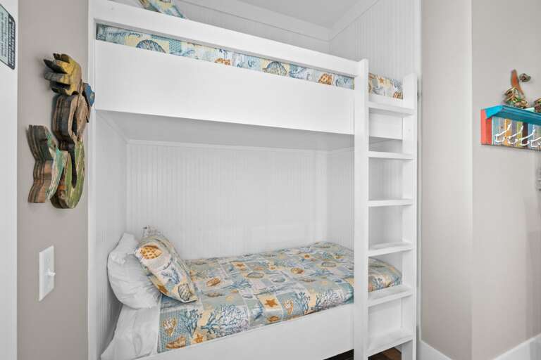 2nd floor twin bunk nook