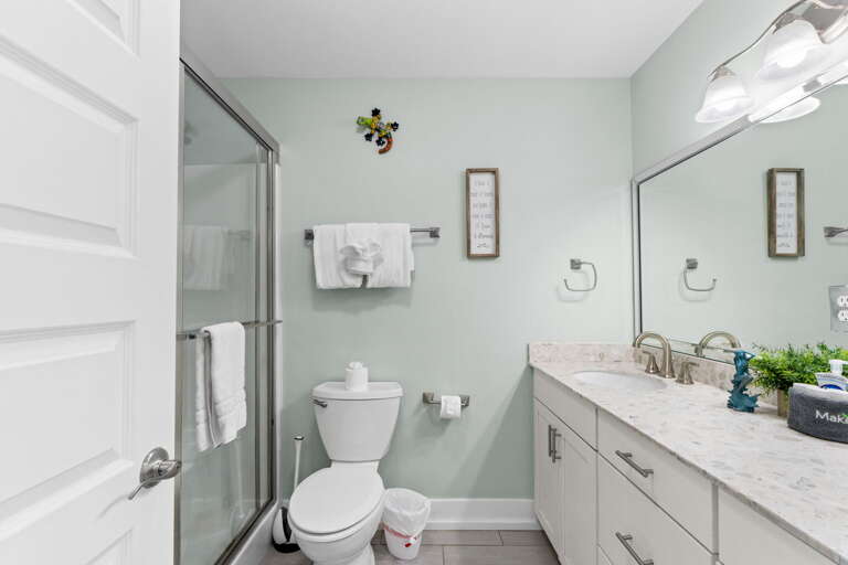 3rd floor full bath for king bedroom
