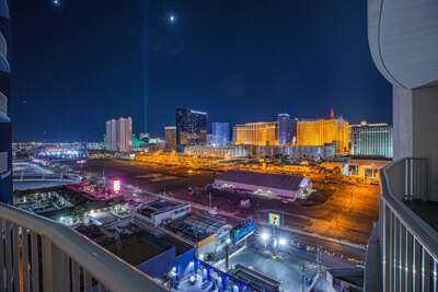 2100 SqFt Penthouse Suite W/ Strip Views! POOL GYM