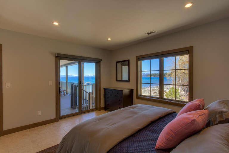 Queen Suite - Floor 1, Entry