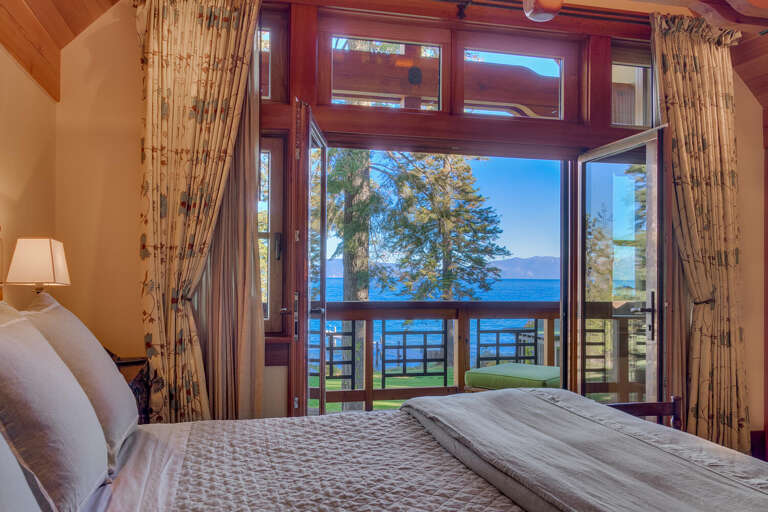 Primary Suite - King - Floor 2