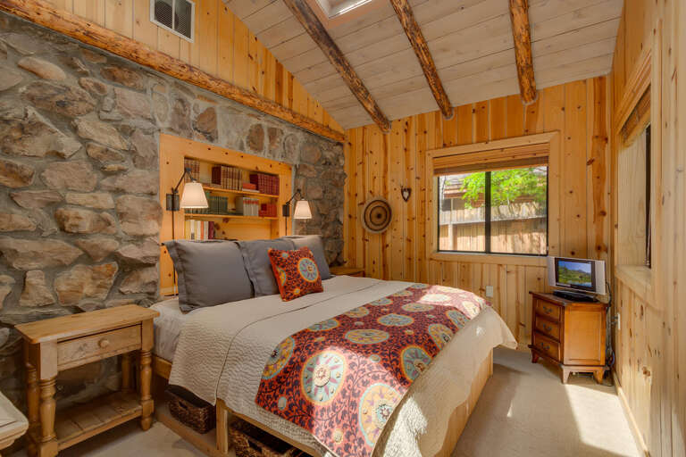 King - Floor 1, Entry Level King - Floor 1, Entry Level