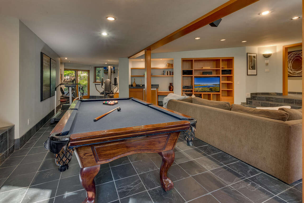 Lake Escape Luxury 7 Bedroom Vacation Home Rental in Carnelian Bay, CA