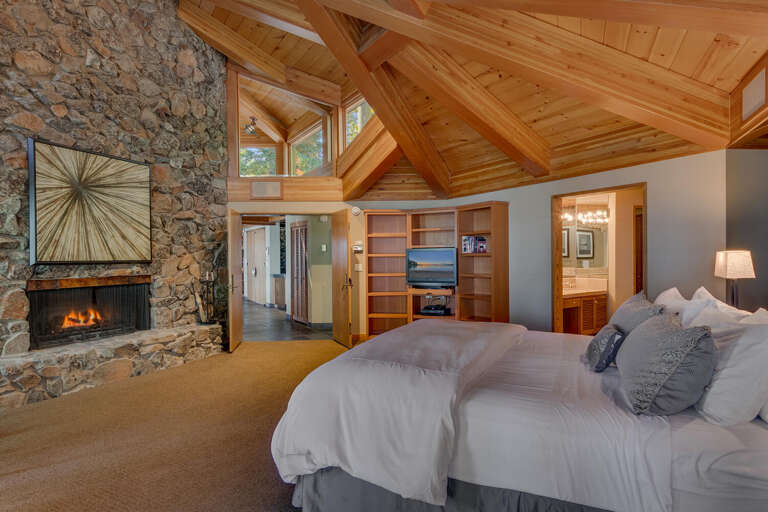 Primary Suite - King - Floor 2, Entry