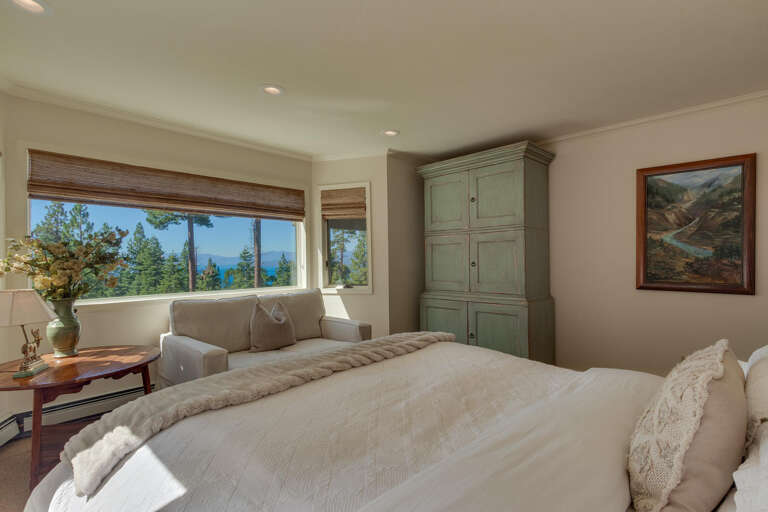 Bedroom #1 Primary Suite - King - Floor 2