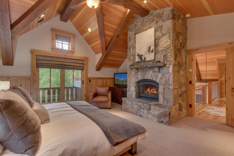 Bedroom #1 Primary Suite - King - Floor 3