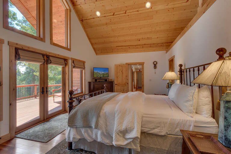 Primary Suite - King - Floor 2