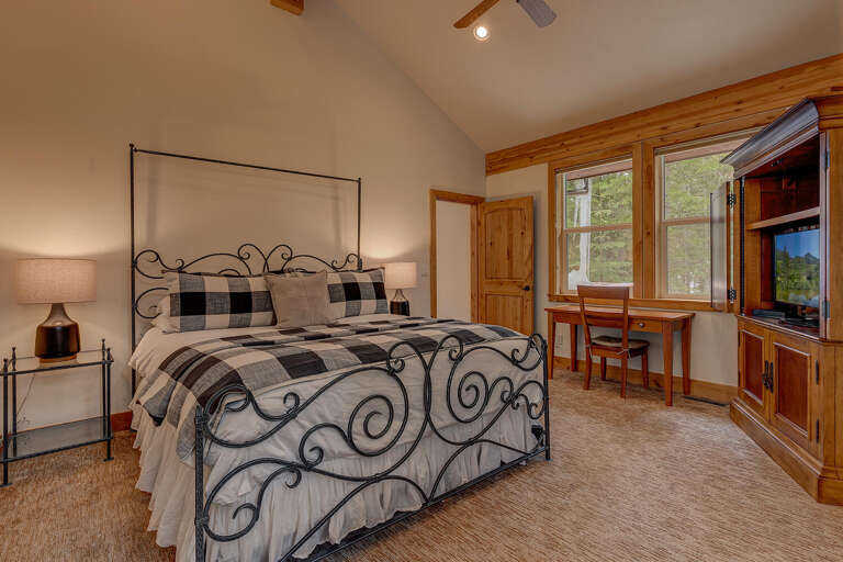 Primary Suite - King - Floor 2, Entry Level