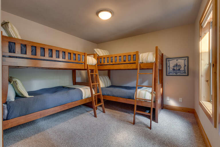 Two Twin Bunks - Floor 1