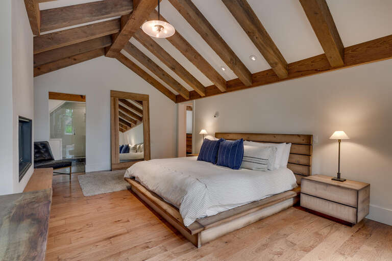 Bedroom #1 Primary Suite - King - Floor 2