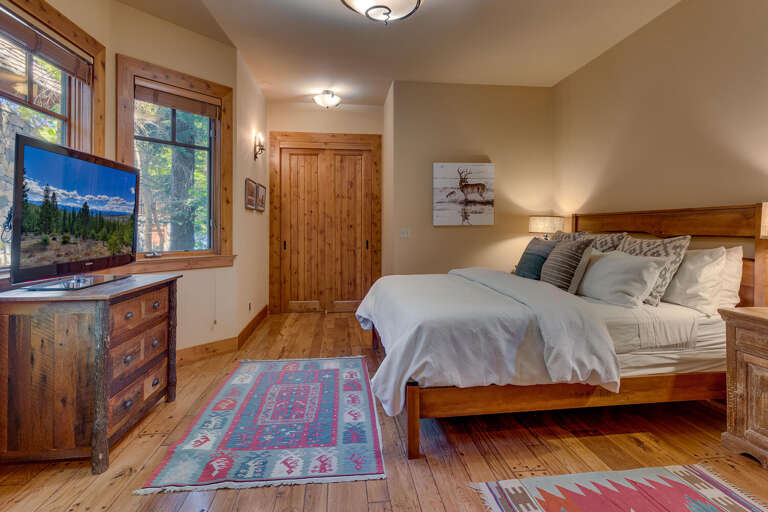 King Suite - Floor 1 King Suite - Floor 1