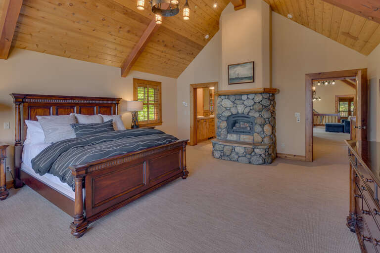 Primary Suite - King - Floor 2 Primary Suite - King - Floor 2