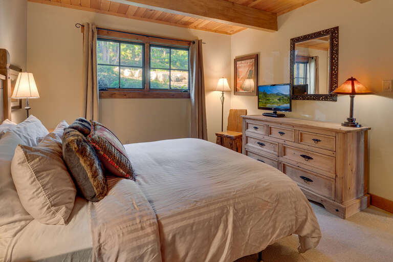 Bedroom #3 Queen - Floor 2