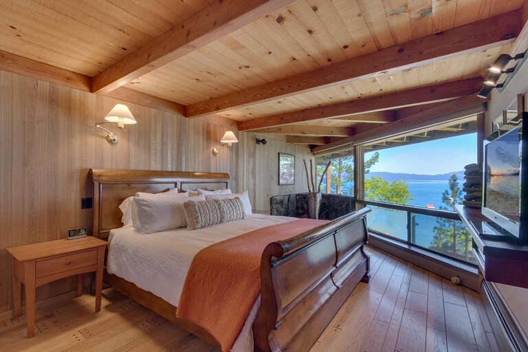 Primary Suite - King - Floor 1