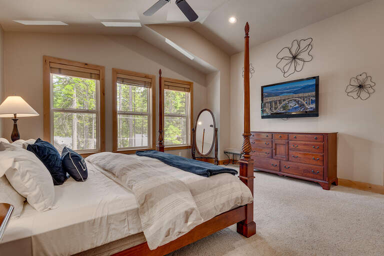 Bedroom #1 Primary Suite - King - Floor 2