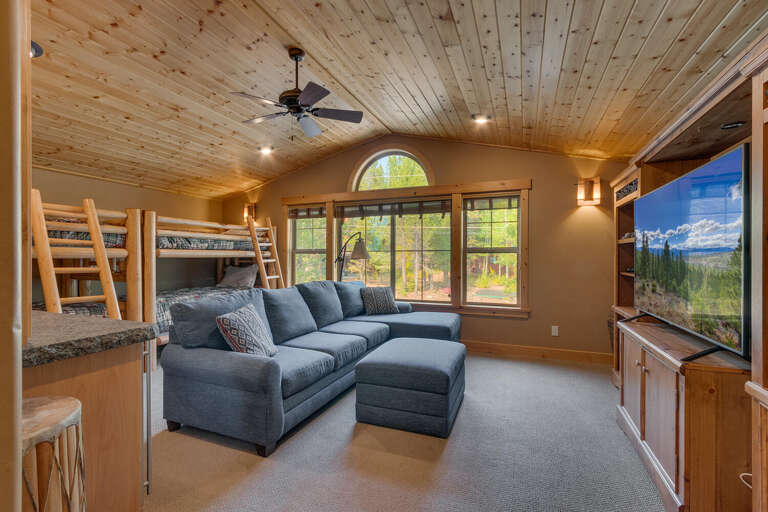 Two Twin/Twin Bunks - Floor 2