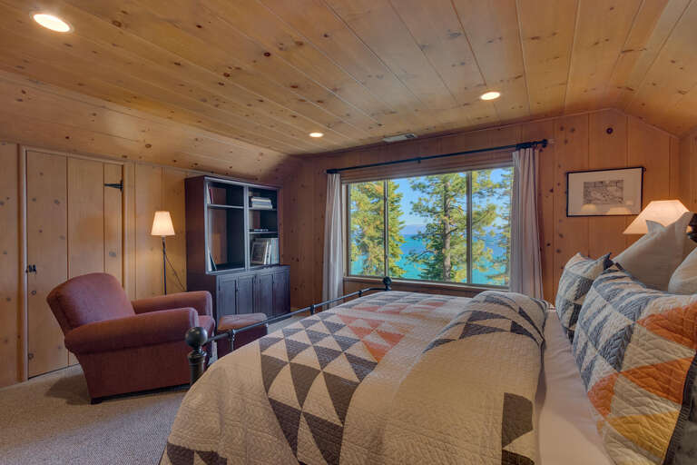 Primary Bedroom - King - Floor 1