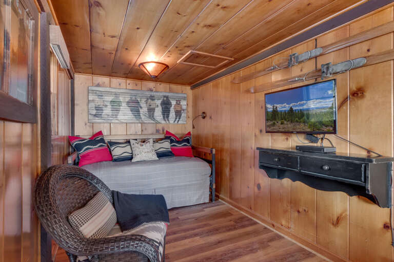 Trundle Bed in Dining Area - Floor 1