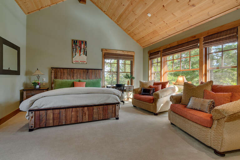 Bedroom #1 Primary Suite - King - Floor 2