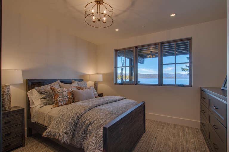 Queen Suite - Floor 1 Queen Suite - Floor 1