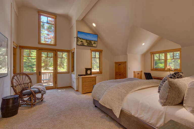 Primary Suite - King - Floor 2