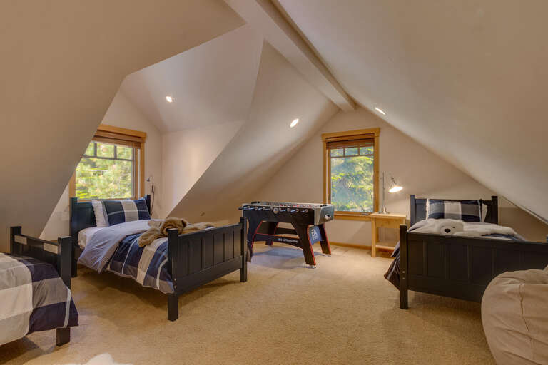 Three Twin Beds - Floor 2