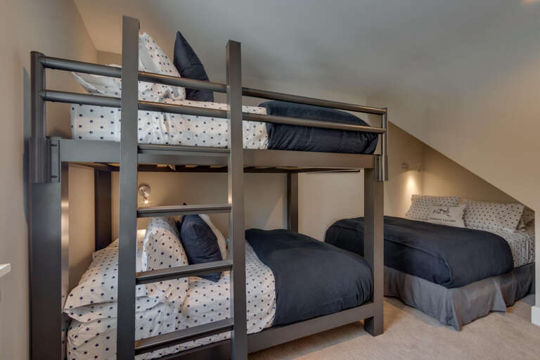 Queen & Full/Full Bunk - Floor 1 Queen & Full/Full Bunk - Floor 1