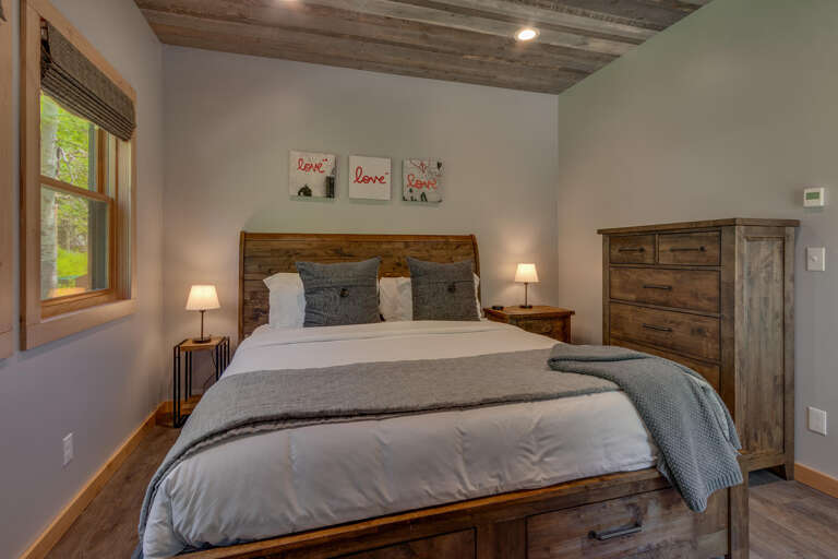 Primary Suite - King - Floor 1, Entry