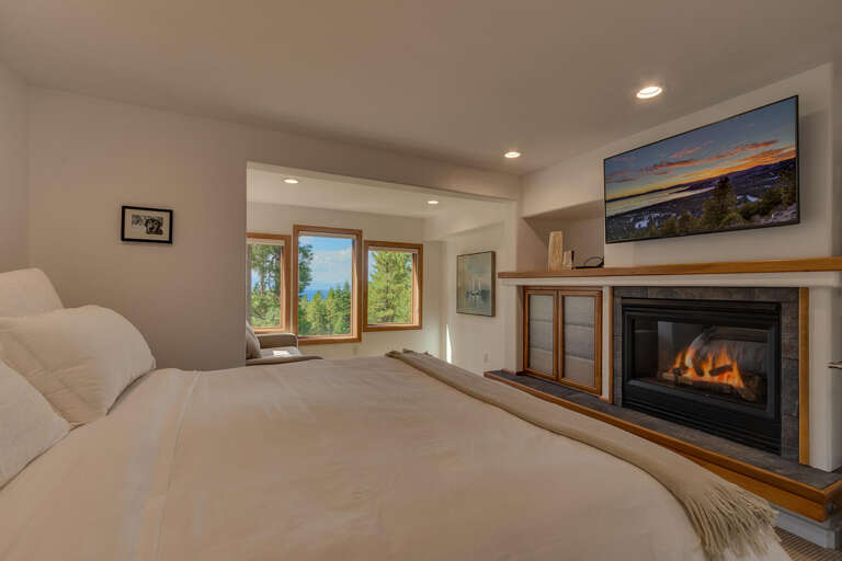 Cal King Suite With Sofa Bed - Floor 2