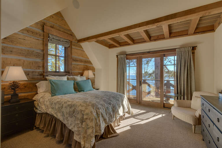 Queen Suite - Floor 2 Queen Suite - Floor 2