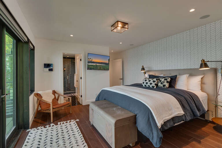 Primary Suite - King - Floor 2, Entry