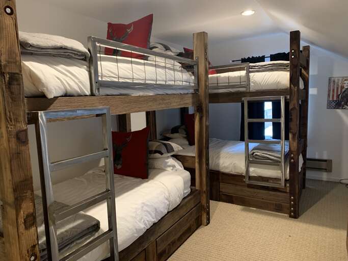 Two Twin/Twin Bunks - Floor 2