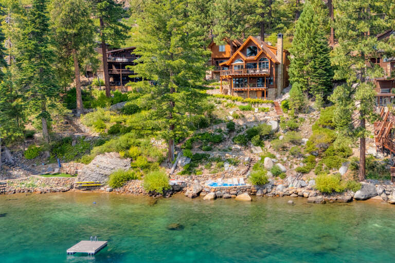 Gonowabie Lodge - Lakefront Gonowabie Lodge - Lakefront