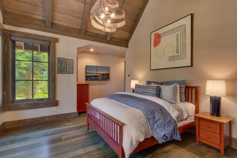 Queen Suite - Floor 1, Entry