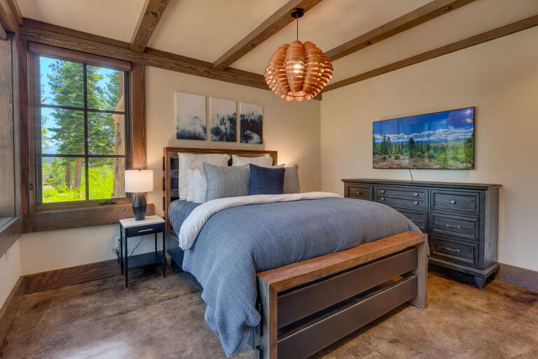 Queen Suite - Floor 2