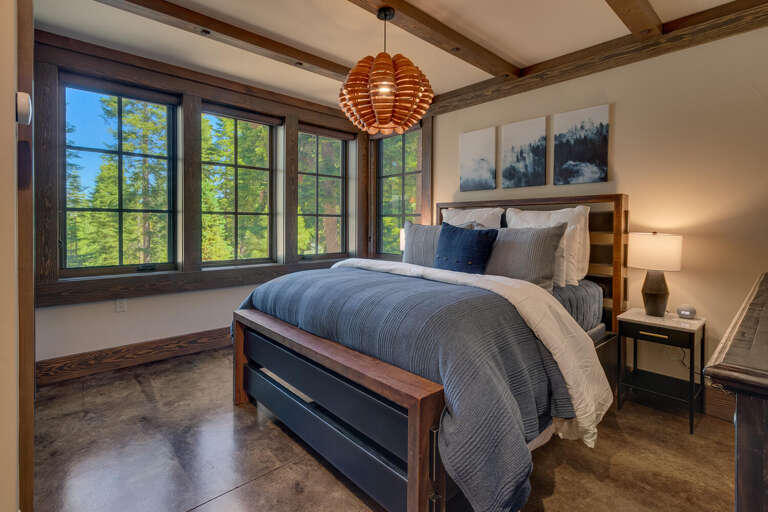 Queen Suite - Floor 2