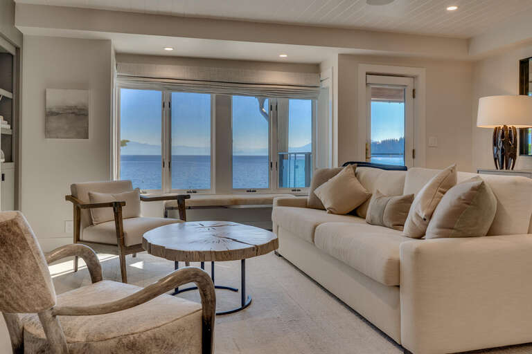 Primary Suite - King - Floor 2, Entry