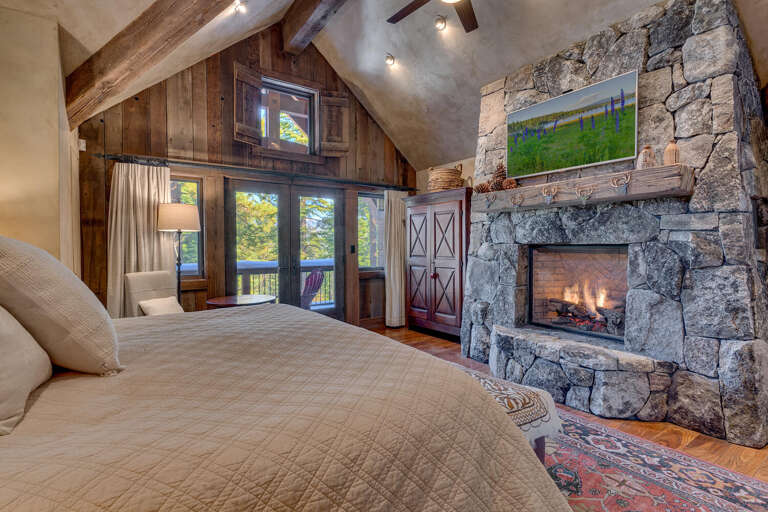 Bedroom #1 Primary Suite - King - Floor 2