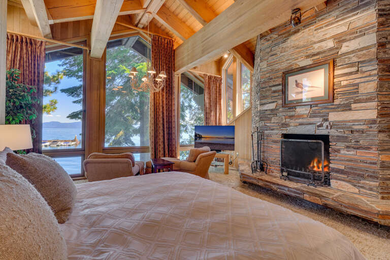 Bedroom #1 Primary Suite - King - Floor 2